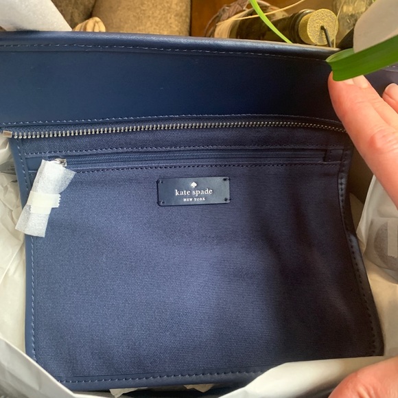 Authentic Kate Spade logo leather/Canvas zip tote - Picture 11 of 16